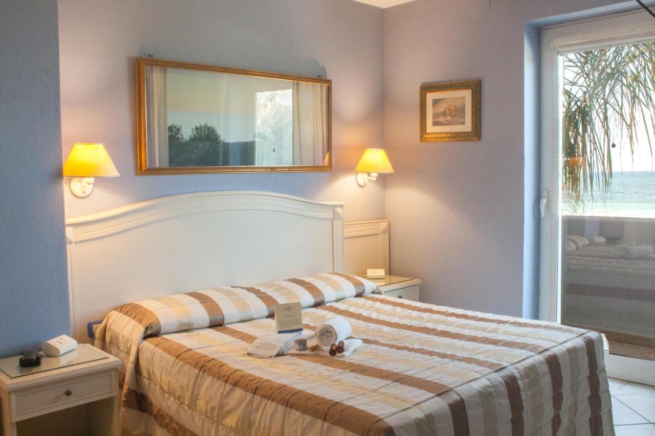 Conchiglia Azzurra Resort & Beach Порто-Чезарео Екстер'єр фото